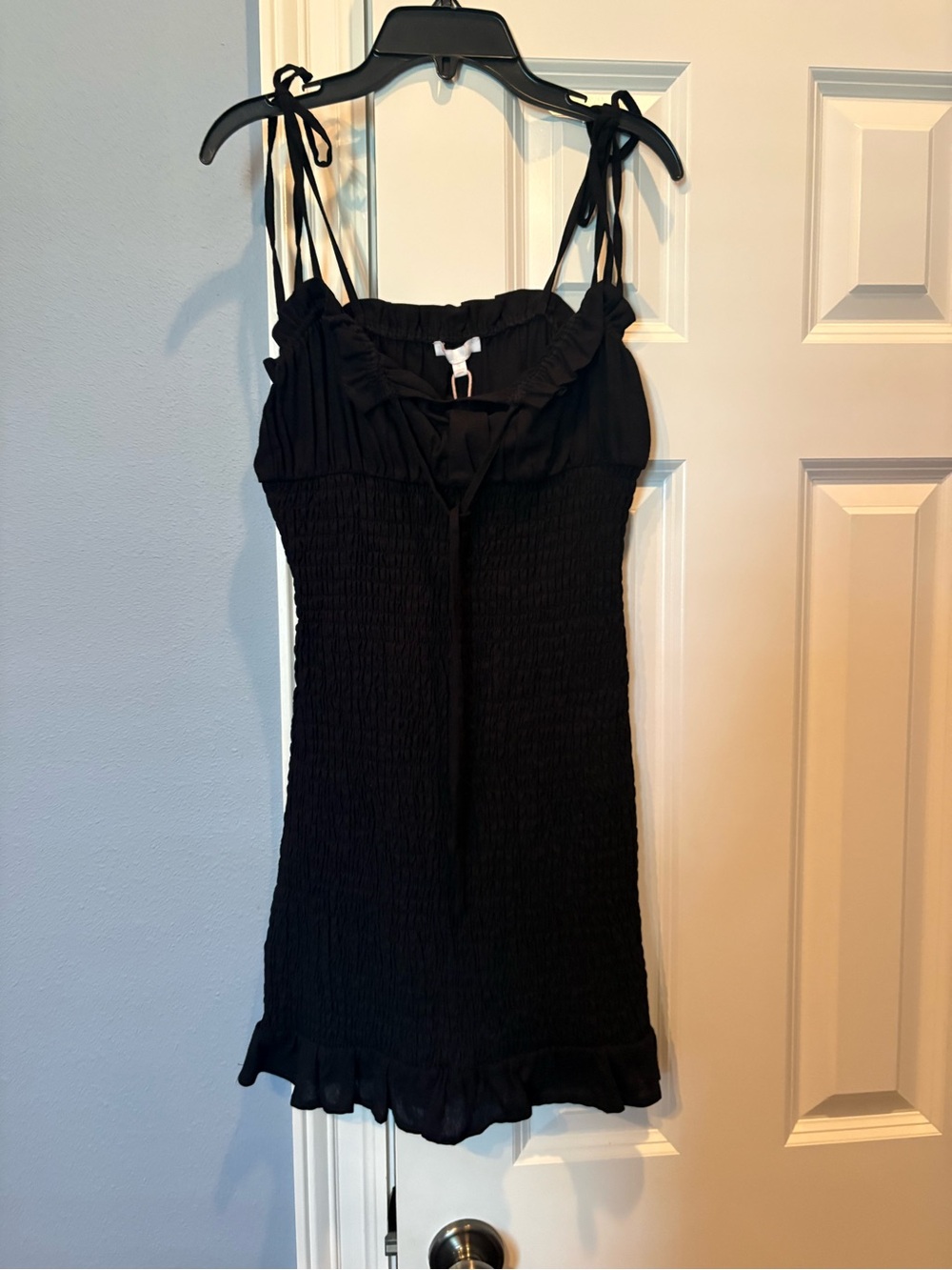 Black Tie-Shoulder Smocked Women's Top